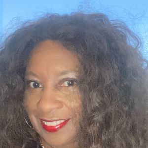 Meet your Posher, Connie